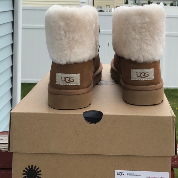UGG Classic Mini II CNY - Picture 7 of 10